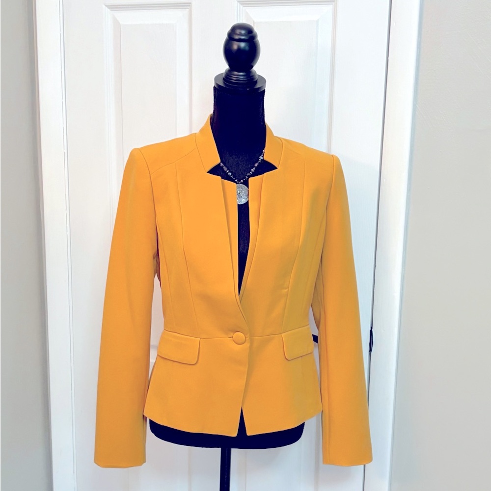 White House Black Market Stylish Blazer💛NWT💛